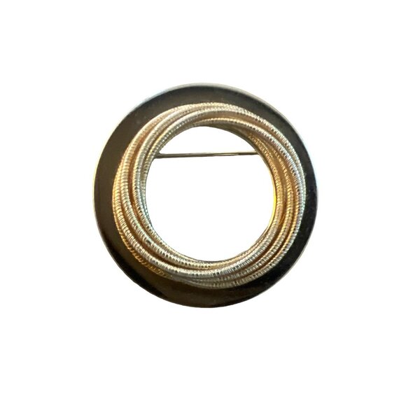 Vintage Kramer NY Circle Brooch Gold Tone Heirloom Quality Jewelry - Picture 3 of 10